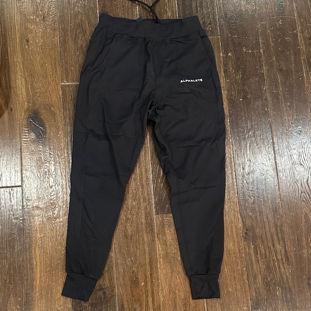 Alphalete Midnight Black Sweatpants. XS